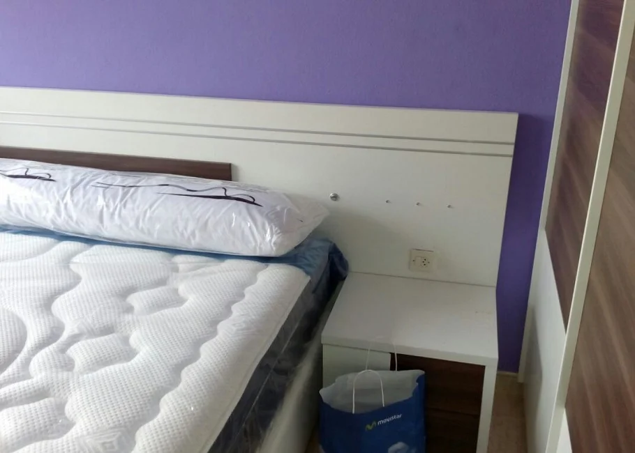 Dormitorio juvenil con armario de puertas correderas